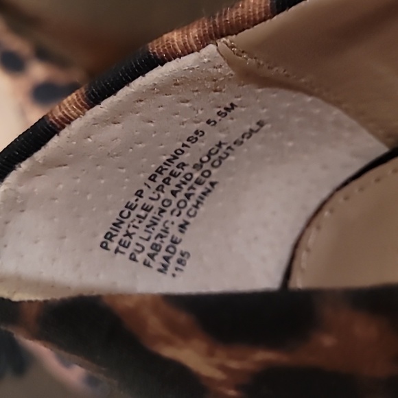 Betsey Johnson Stilettos, Animal Print, Metallic Heels w Bows - Picture 5 of 6